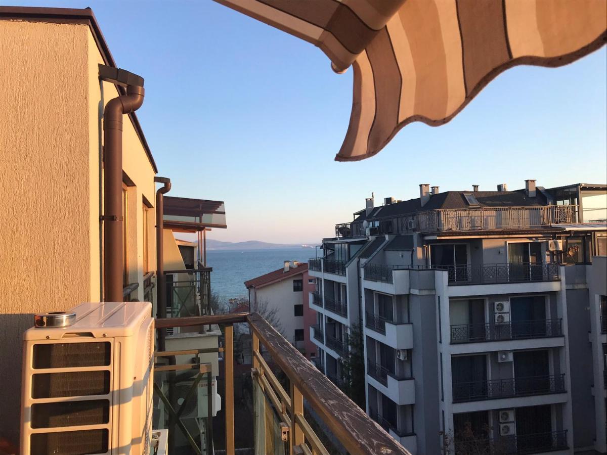 Astreya Apartment Burgas Bagian luar foto