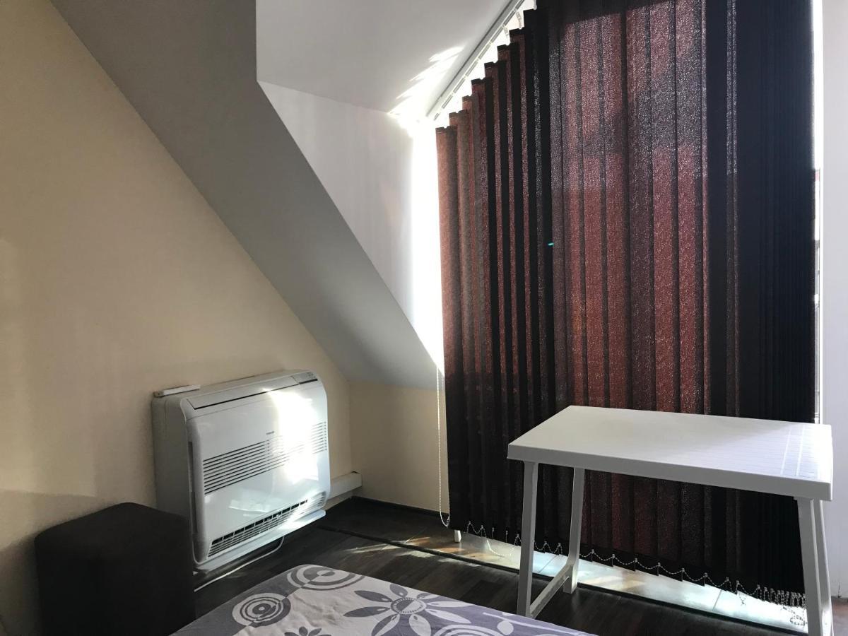 Astreya Apartment Burgas Bagian luar foto